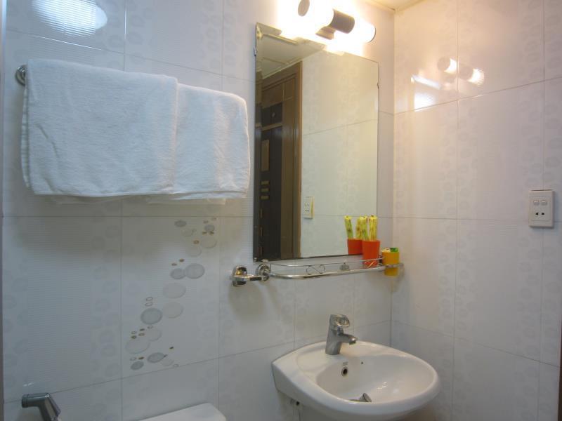 Quy Thanh Hotel Хошимин Экстерьер фото
